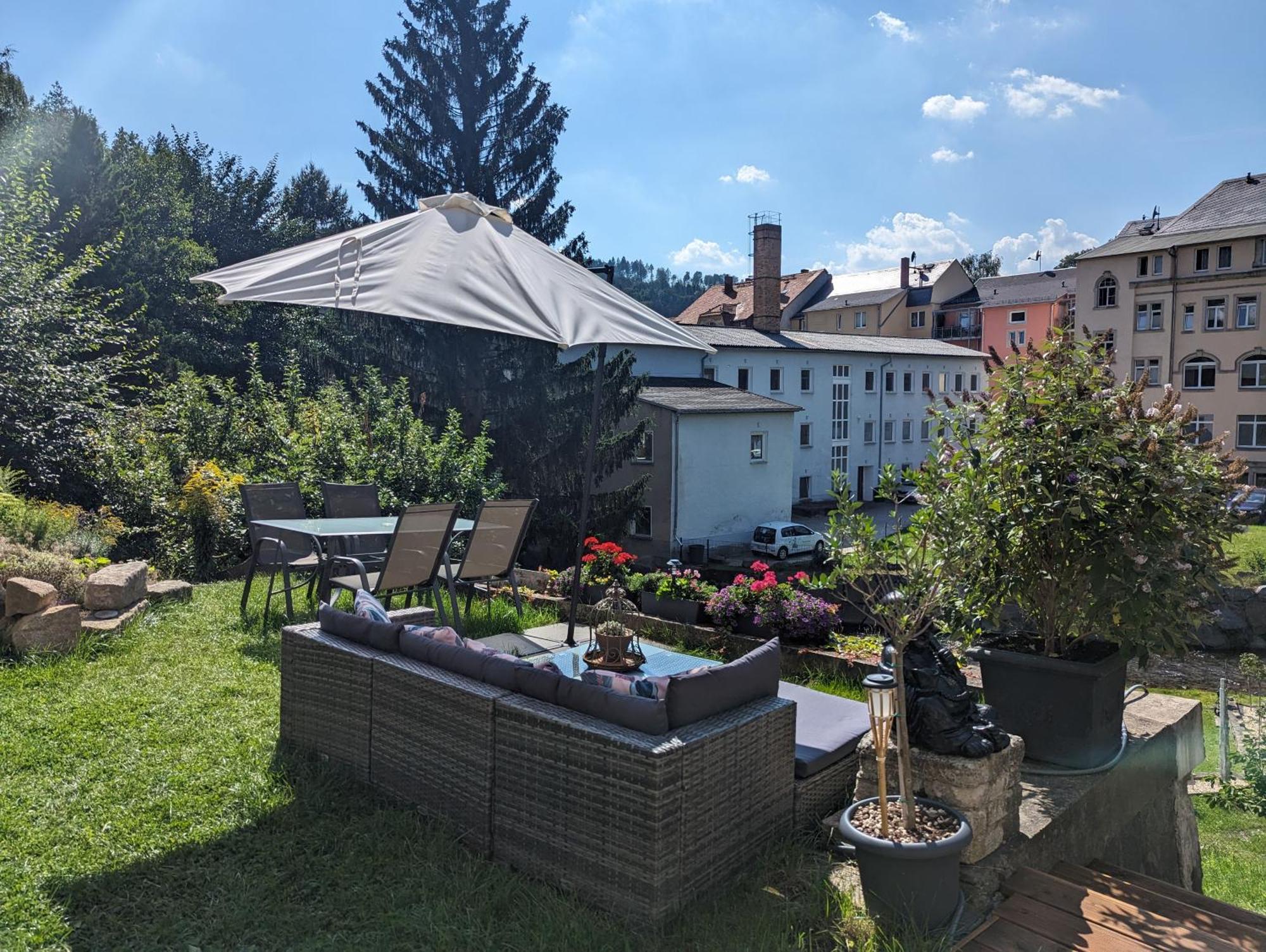 Hw4b - Urlaubsmagie - Zentral Mit Gemeinschaftsgarten, -pool, -sauna & Whirlpool Apartment Sebnitz