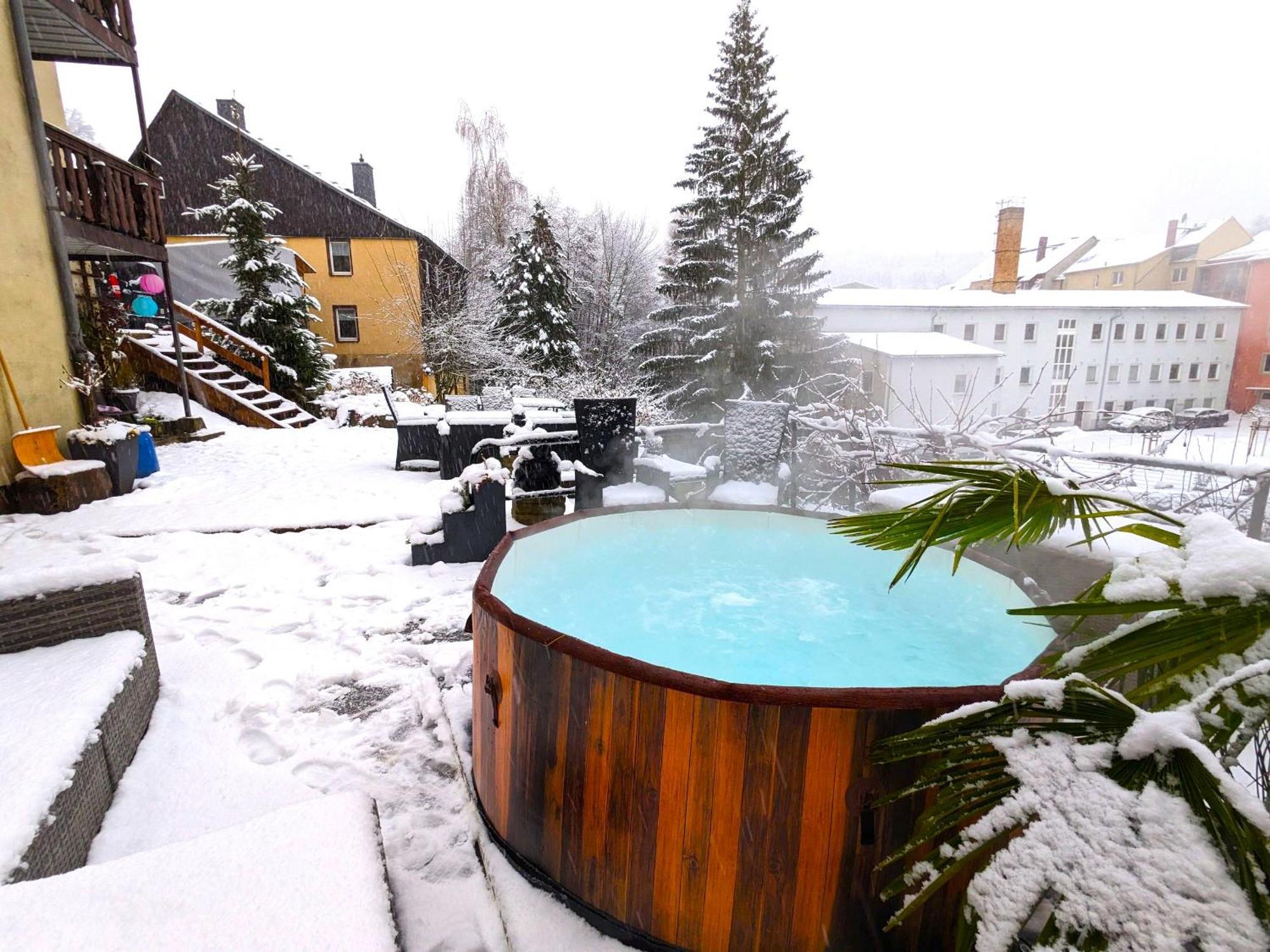 Hw4b - Urlaubsmagie - Zentral Mit Gemeinschaftsgarten, -pool, -sauna & Whirlpool Sebnitz