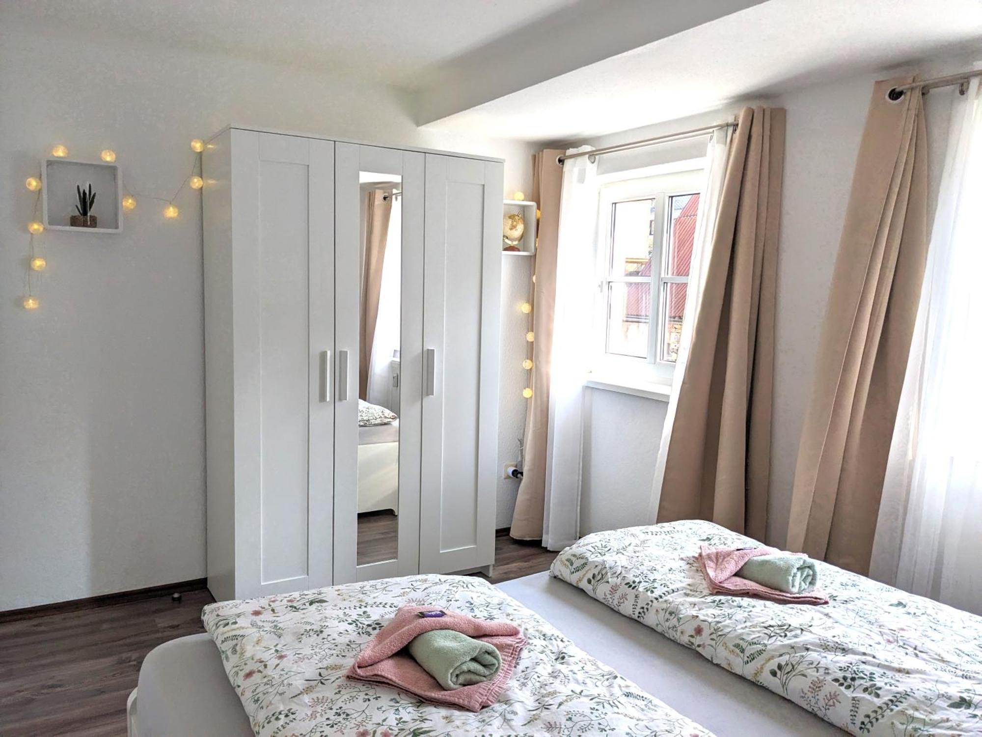Hw4b - Urlaubsmagie - Zentral Mit Gemeinschaftsgarten, -pool, -sauna & Whirlpool Apartment Sebnitz